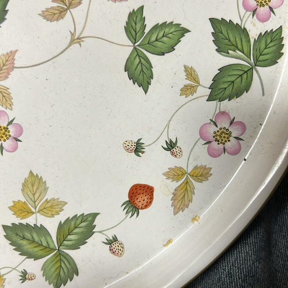WEDGEWOOD Wild Strawberry!!!!!! Oven to Table!! - Picture 2 of 7
